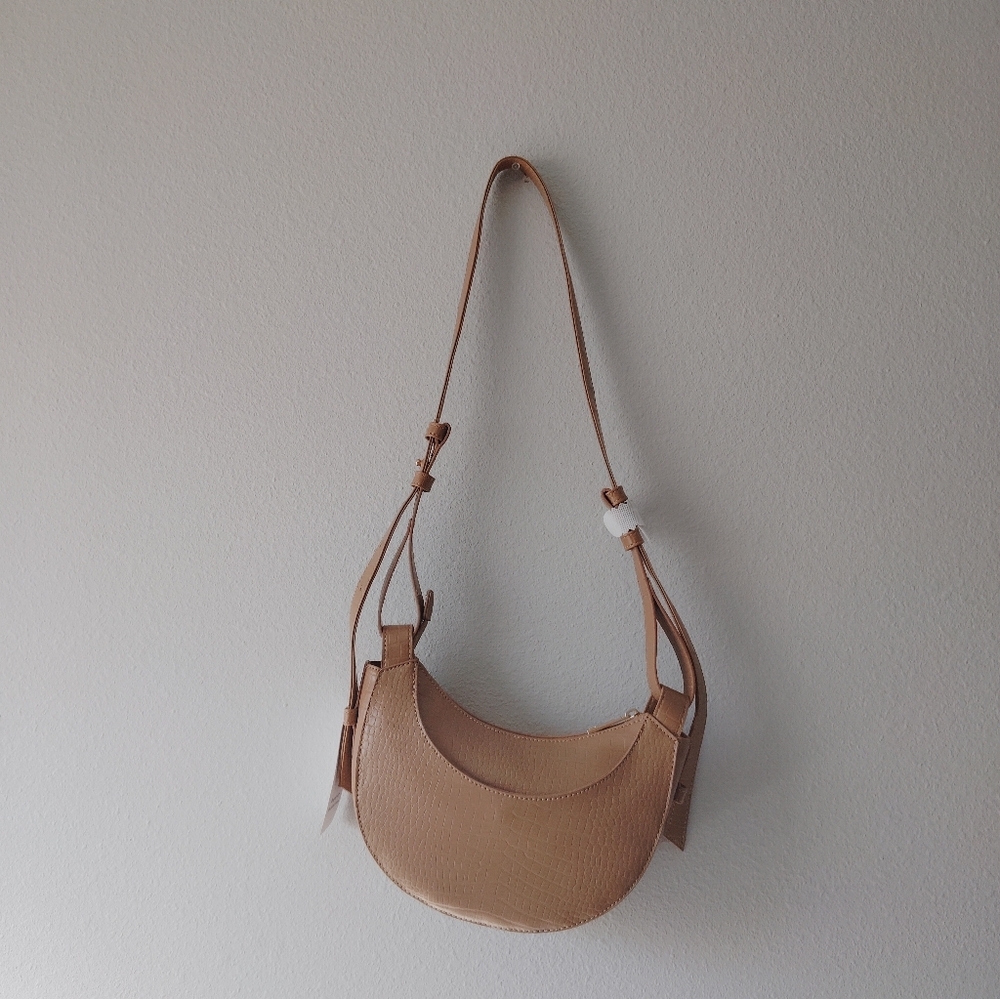 Time And Tru Tan Crocodile Crossbody Bag - Picture 5 of 9